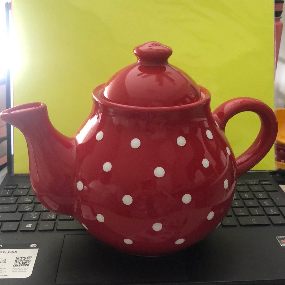 City to cottage Jumbo Sized Tea Kettle New!